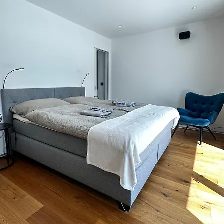 Vineyard Apartment *